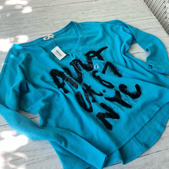 Oversized Aero Top - Picture 12 of 12